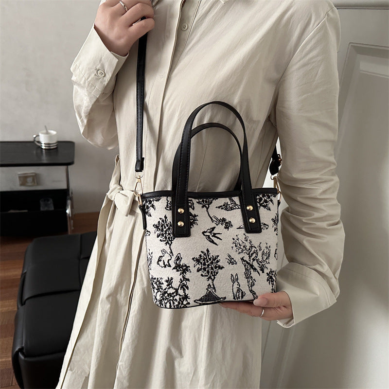 Ladies mini bag with unique animal motif
