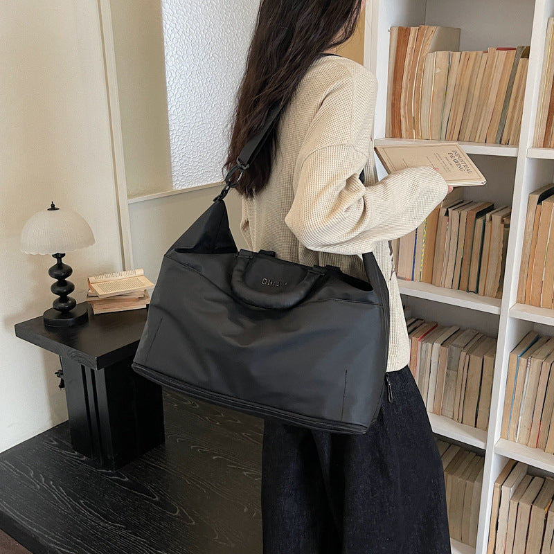 Spacious Multi-Compartment Travel Duffel