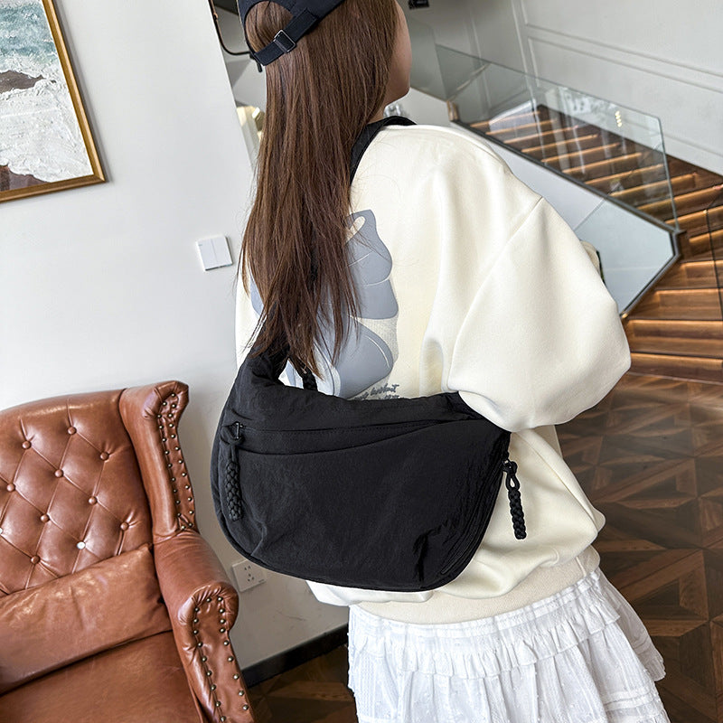 Casual shoulder bag with multifunctional zip pockets