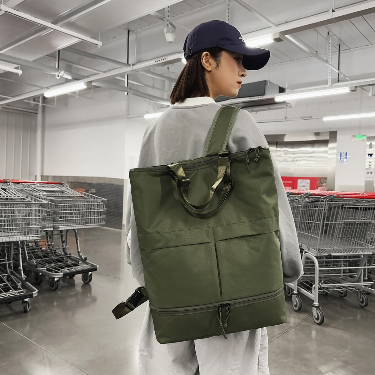 Urban shopping trolley with organized storage