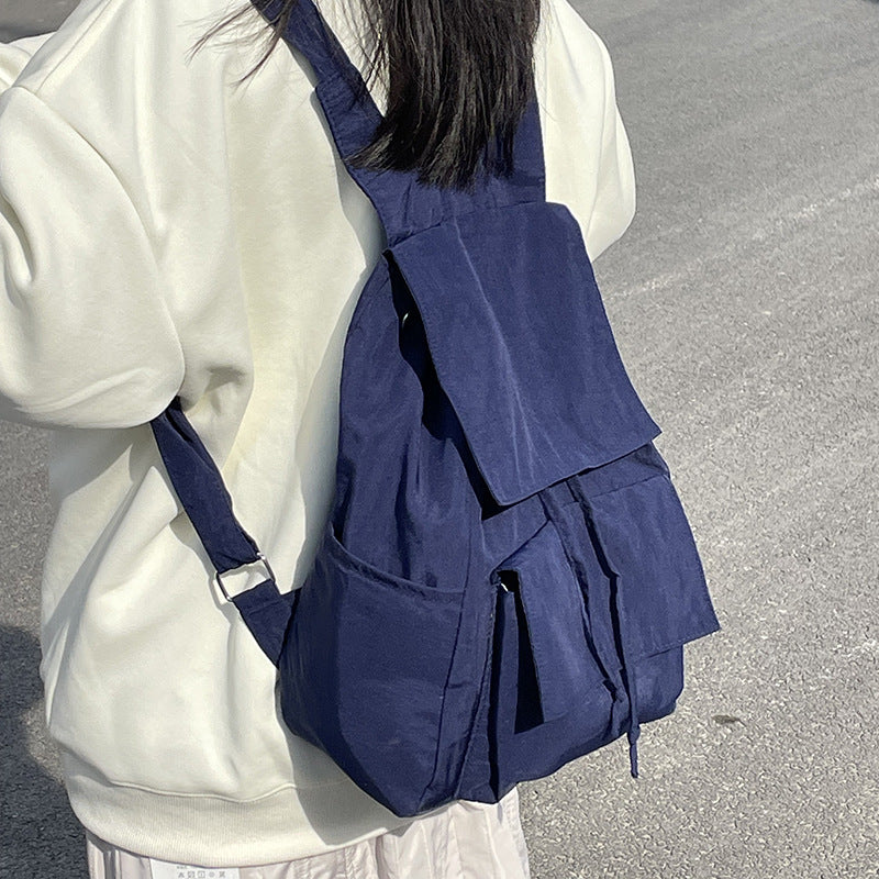 Versatile backpack with practical snap closure