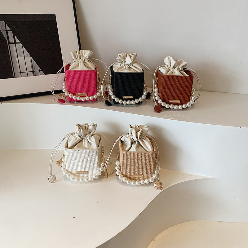 Women's mini handbag with detachable pearl chain