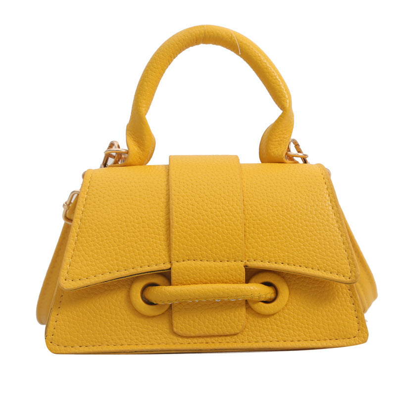 WoLuxurious Textured Leather Shoulder Bag