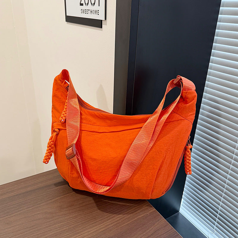 WoMulti-Pocket Lightweight Hobo Bag