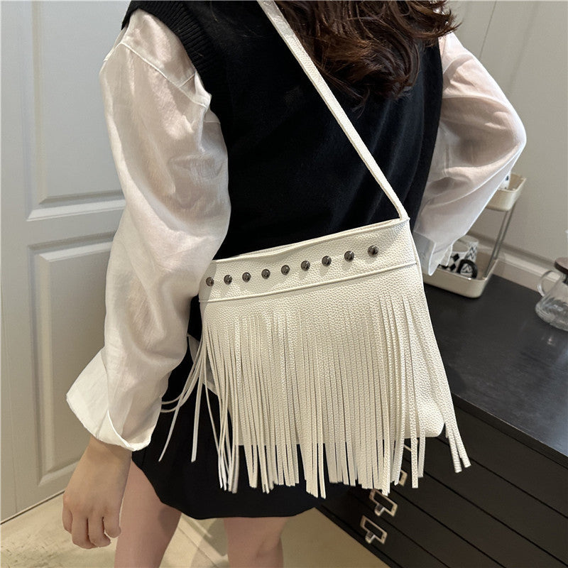 Ladies shoulder bag with fringes and studs-https://detail.1688.com/offer/940546135641.html-Calm Wears-Braun-nothing-Calm Wears