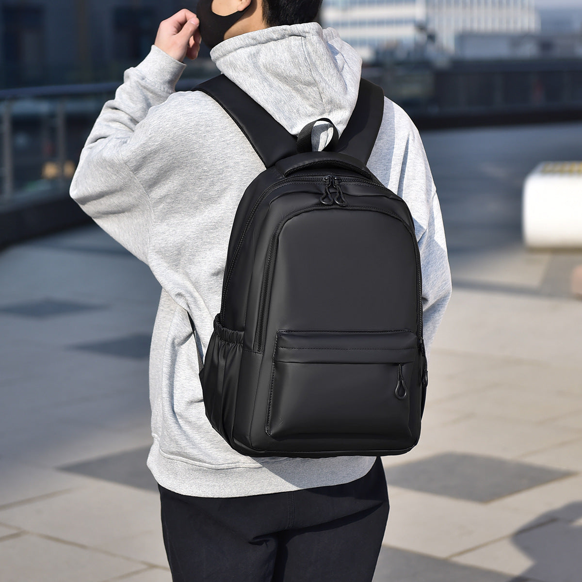 Classic Business Backpack with Ergonomic Design and Multiple Compartments