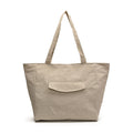 Spacious shopping bag with practical front pocket