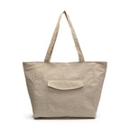 Spacious shopping bag with practical front pocket