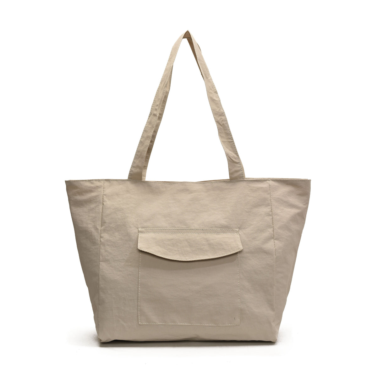 Spacious shopping bag with practical front pocket