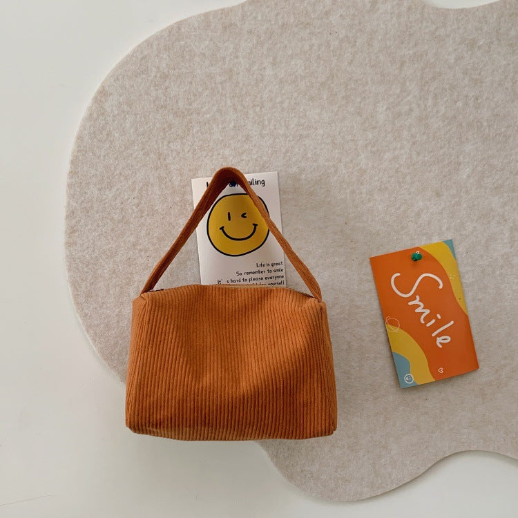 Plush shopping bag with modern ribbed design