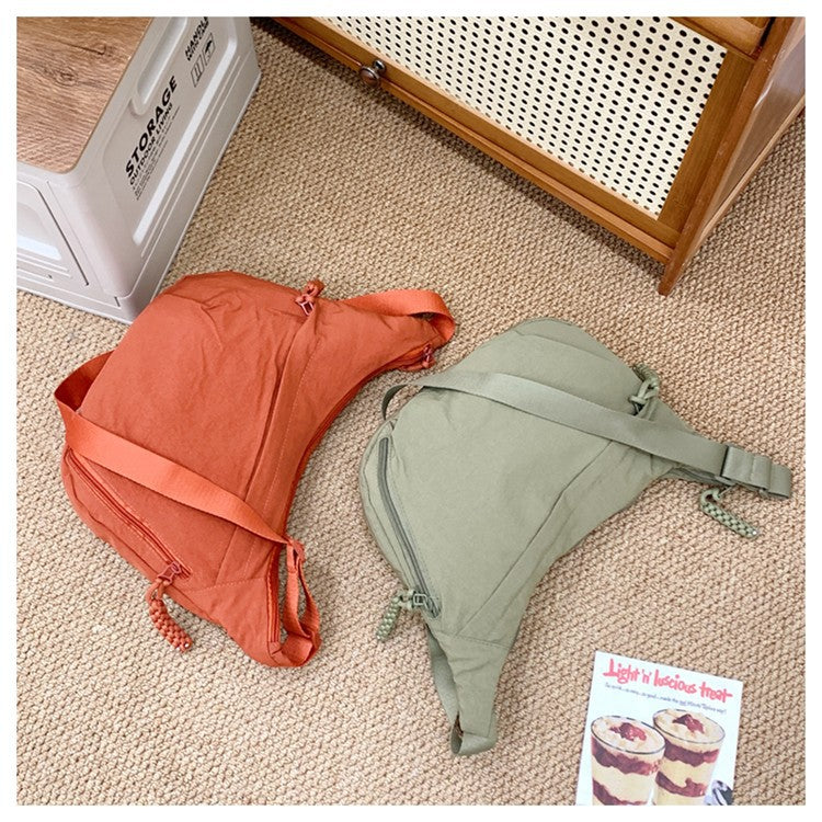Comfortable shoulder bag with practical compartments