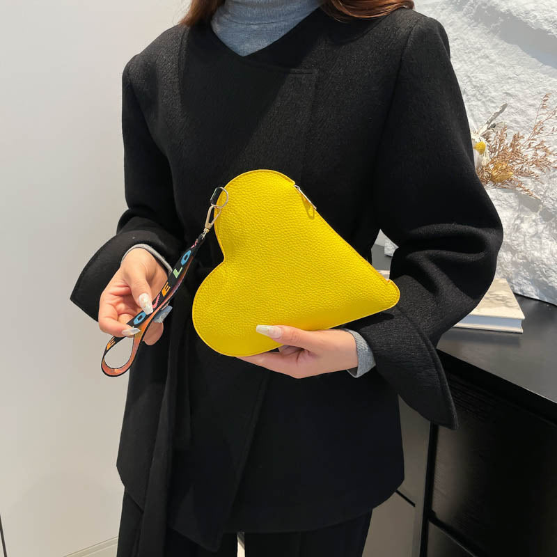 WoHeart-Shaped Compact Handbag