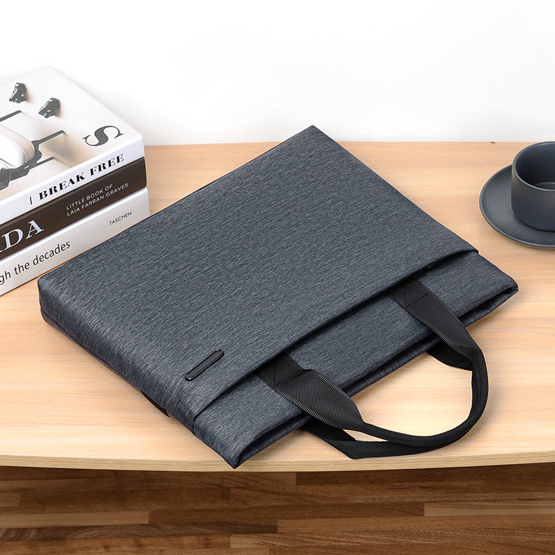 Stylish laptop bag with robust protection