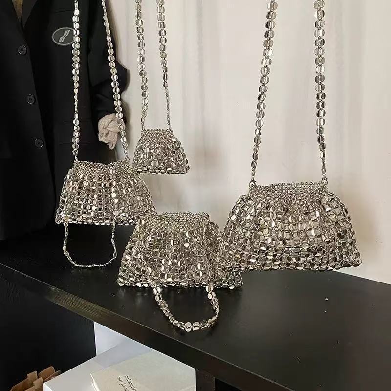 Fashionable shoulder bag