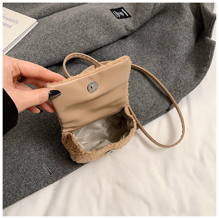Plush Crossbody Bag with Cute Animal Design