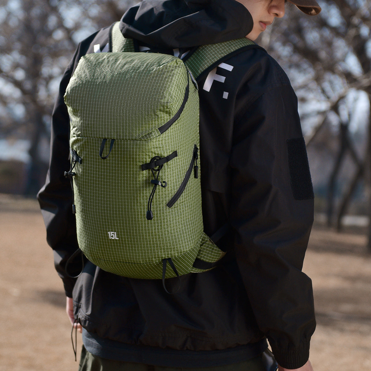 Outdoor backpack with versatile compartment system and comfort carrying system