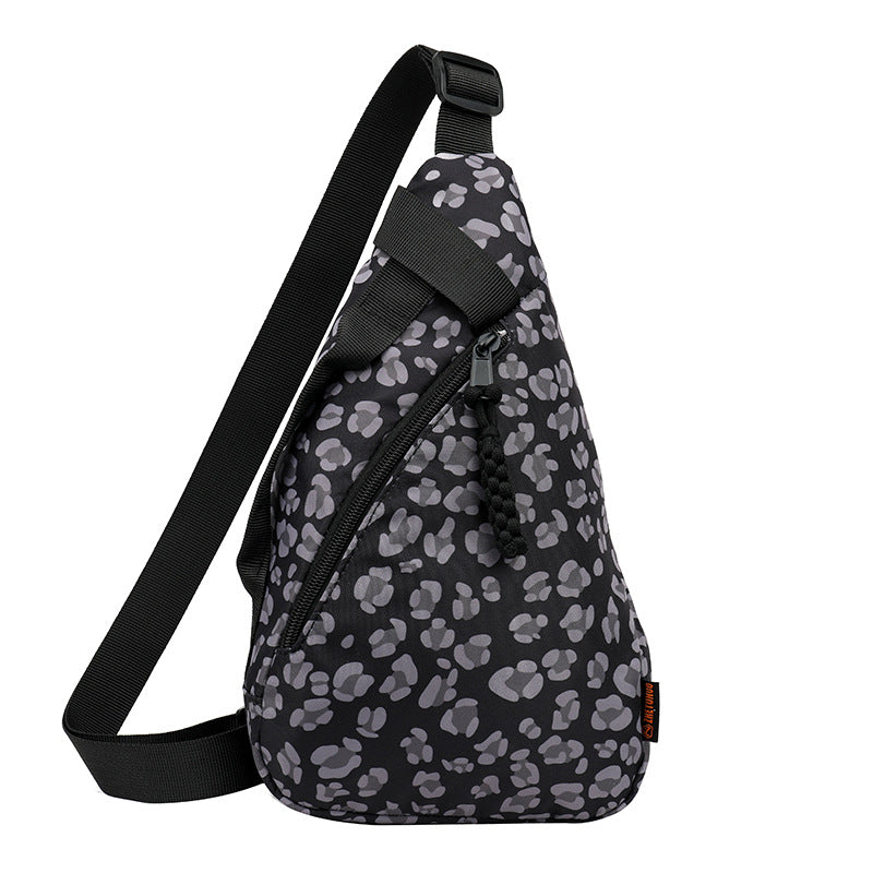 Crossbody bag with leopard print
