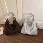 Elegant and Practical Shoulder Bag