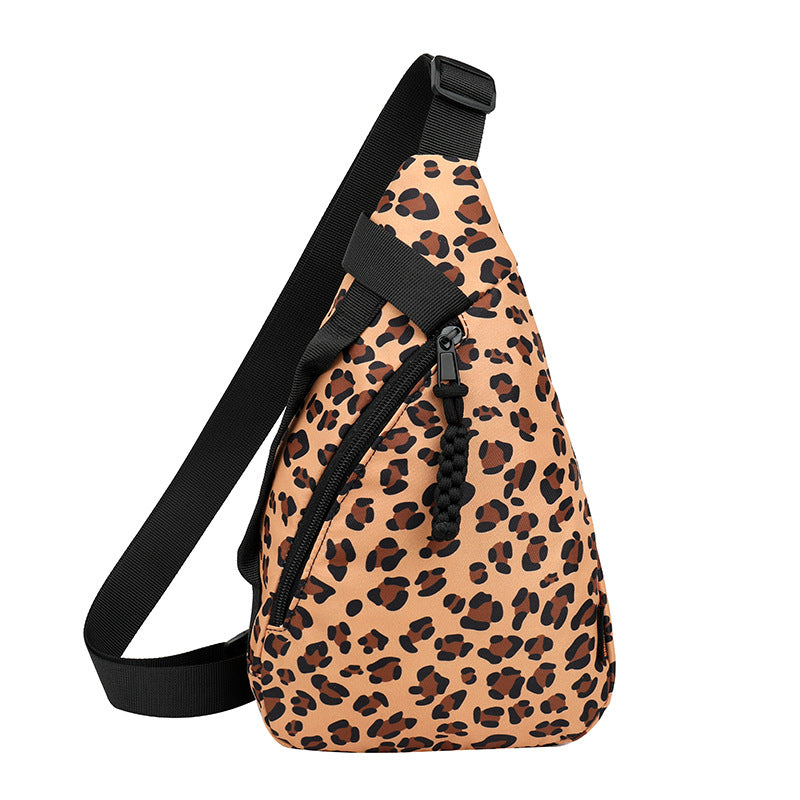 Crossbody bag with leopard print