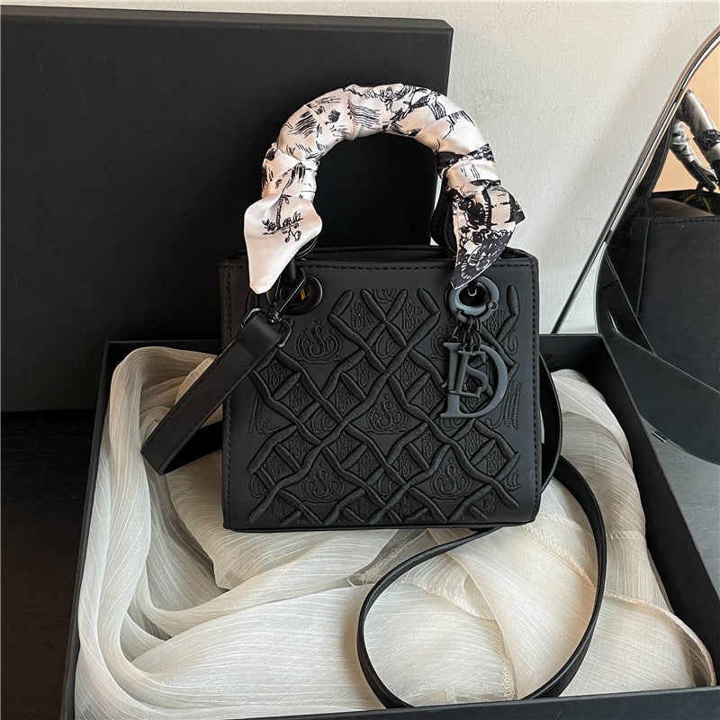 Ladies handbag with luxurious pattern-https://detail.1688.com/offer/907866530818.html-Calm Wears-Beige-18-Calm Wears