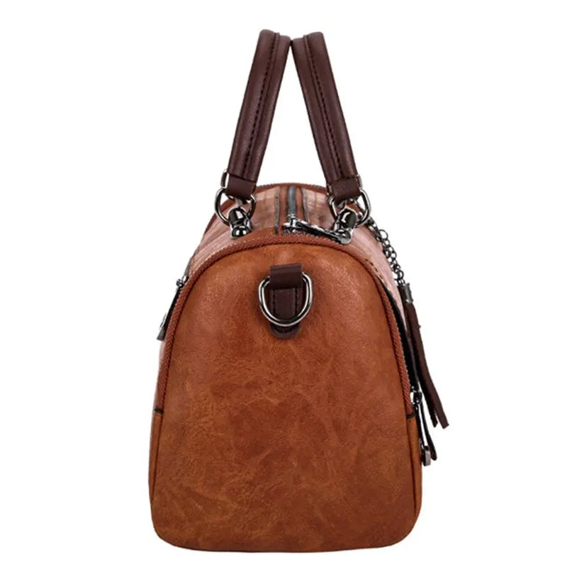 Spacious Handbag in Soft Leather with Strap and Zipper Closure-dione couture20260421-Calm Wears-Black-Calm Wears