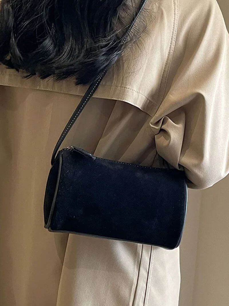 Elegant shoulder bag made of suede