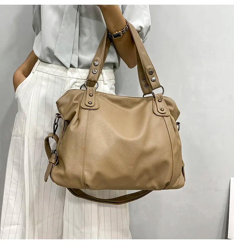 large women's tote bag made of faux leather with zipper