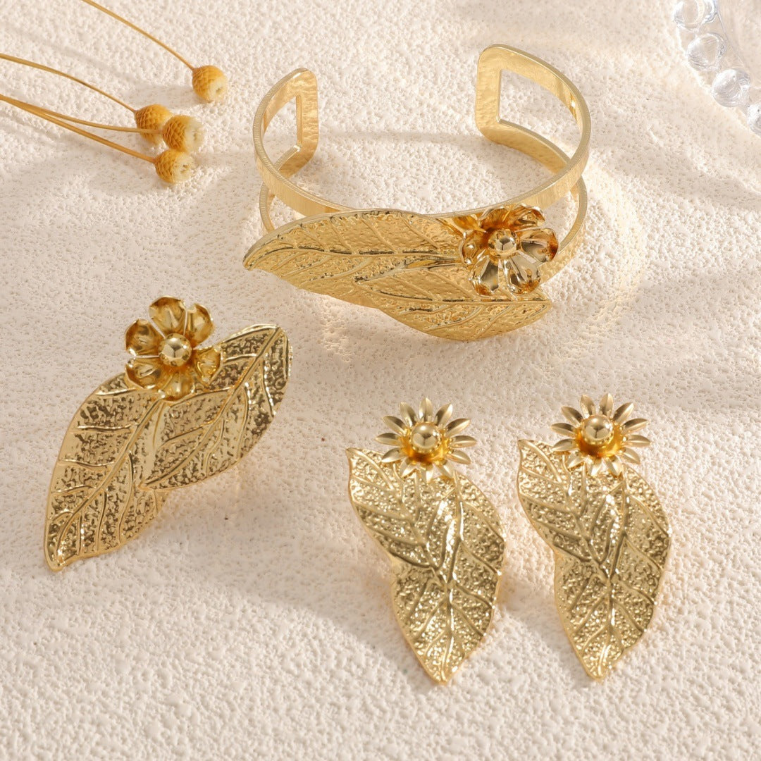 Ladies bangle with elaborate leaf design Calm Wears-https://detail.1688.com/offer/962535485004.html-Calm Wears-Gold-Calm Wears