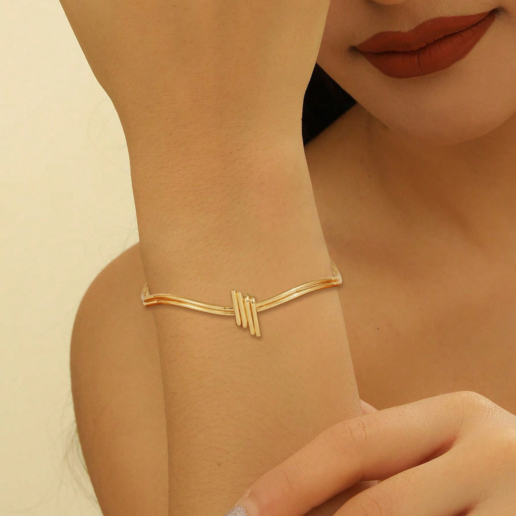 Ladies' bangle with elegant curved design Calm Wears-https://detail.1688.com/offer/825473621801.html-Calm Wears-Gold-Calm Wears