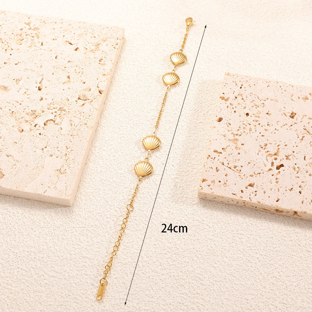 Ladies' bracelet with elegant heart design and fine link chain Calm Wears-https://detail.1688.com/offer/980513874773.html-Calm Wears-Beige-Calm Wears