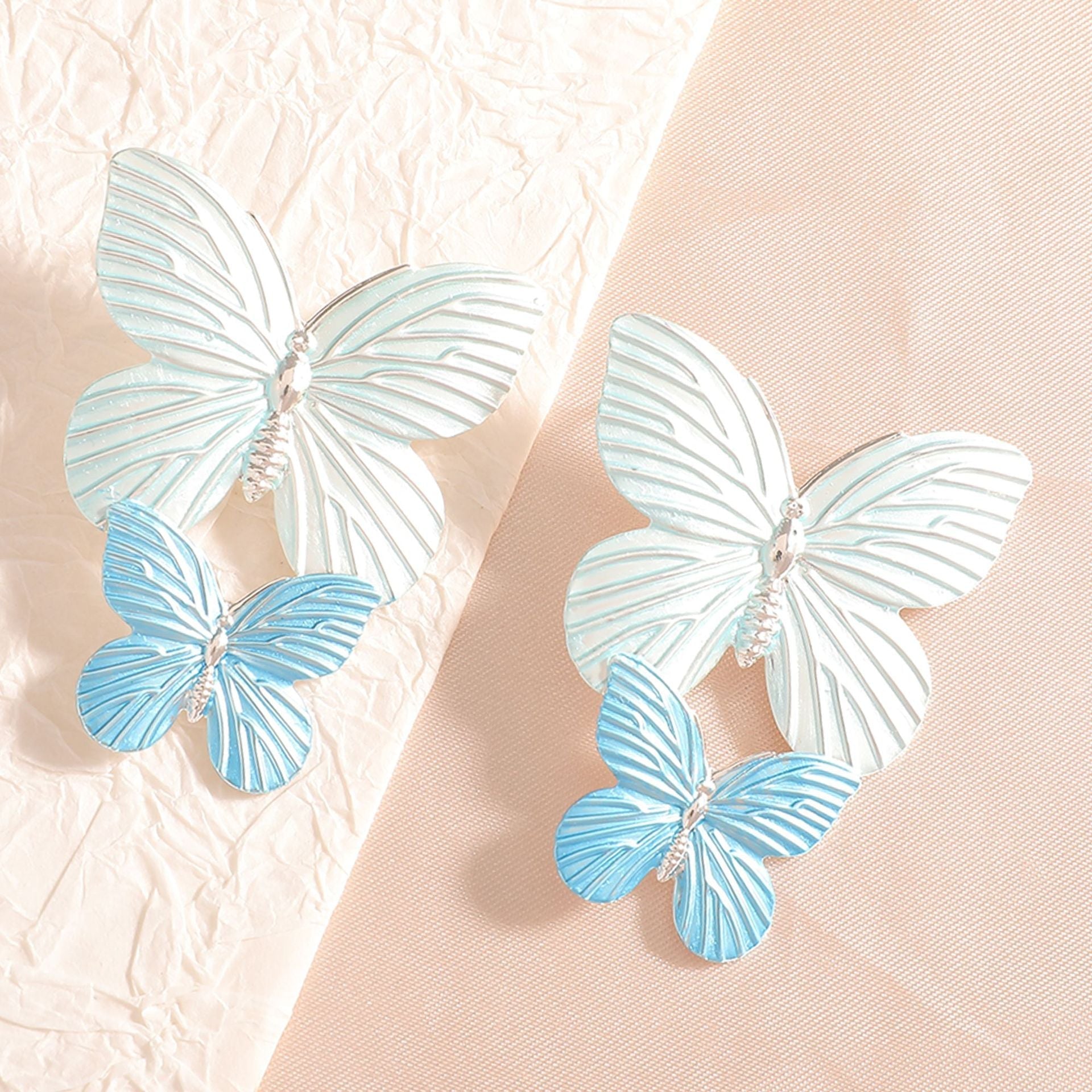 Ladies' brooches in elegant butterfly design Calm Wears-https://detail.1688.com/offer/956753521403.html-Calm Wears-Silver-Calm Wears