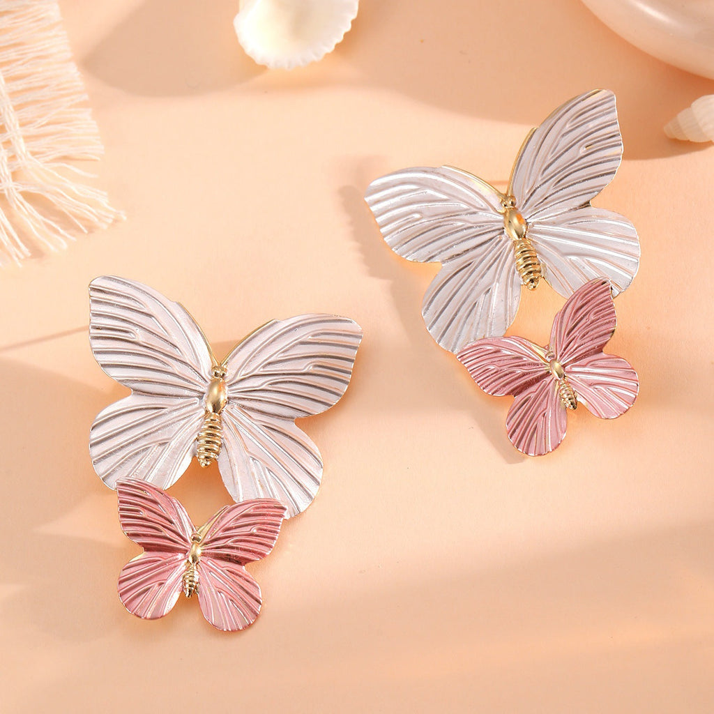 Ladies' brooches in elegant butterfly design Calm Wears-https://detail.1688.com/offer/956753521403.html-Calm Wears-Silver-Calm Wears