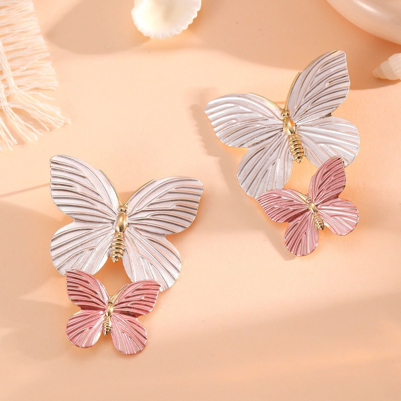 Ladies' brooches in elegant butterfly design Calm Wears-https://detail.1688.com/offer/956753521403.html-Calm Wears-Silver-Calm Wears