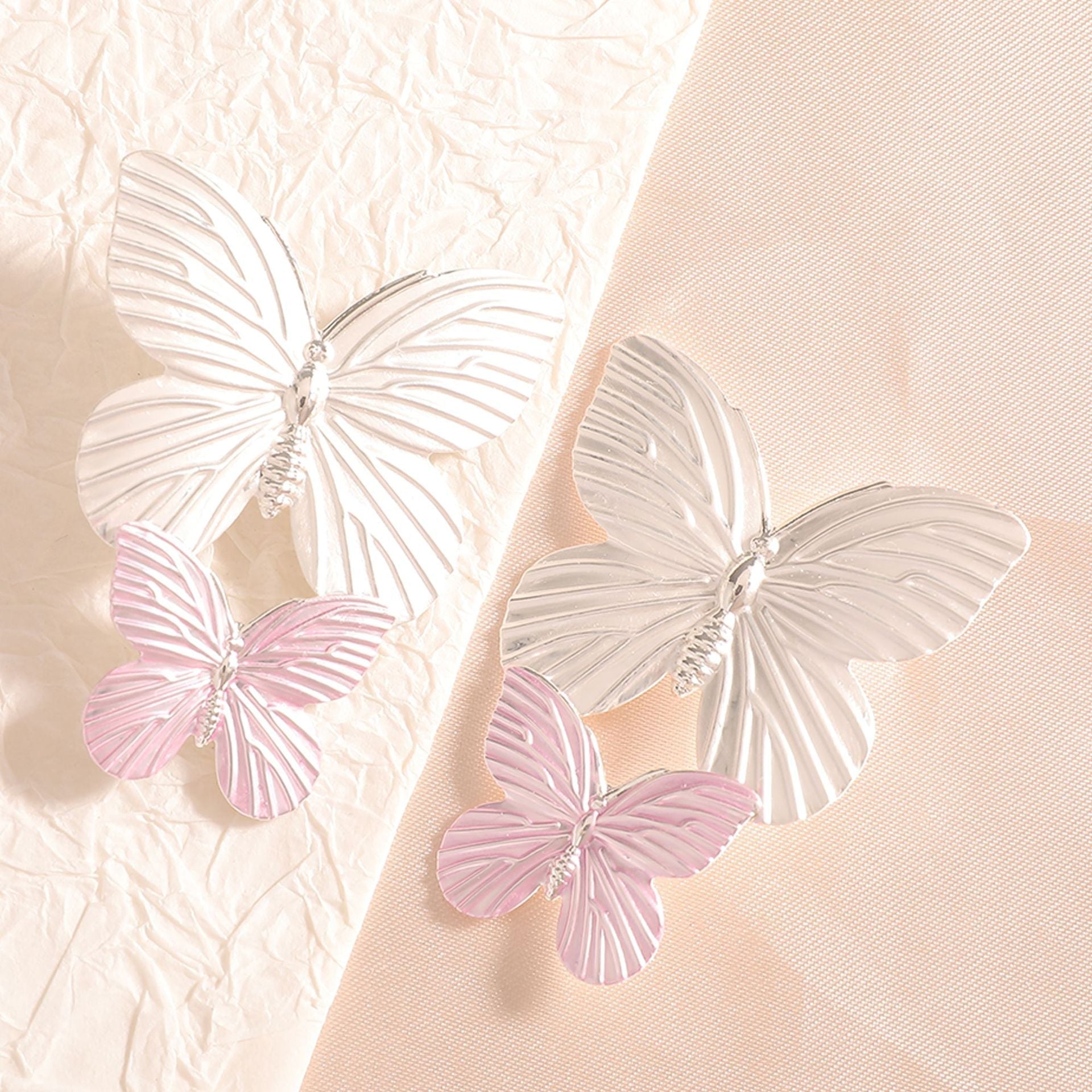 Ladies' brooches in elegant butterfly design Calm Wears-https://detail.1688.com/offer/956753521403.html-Calm Wears-Silver-Calm Wears