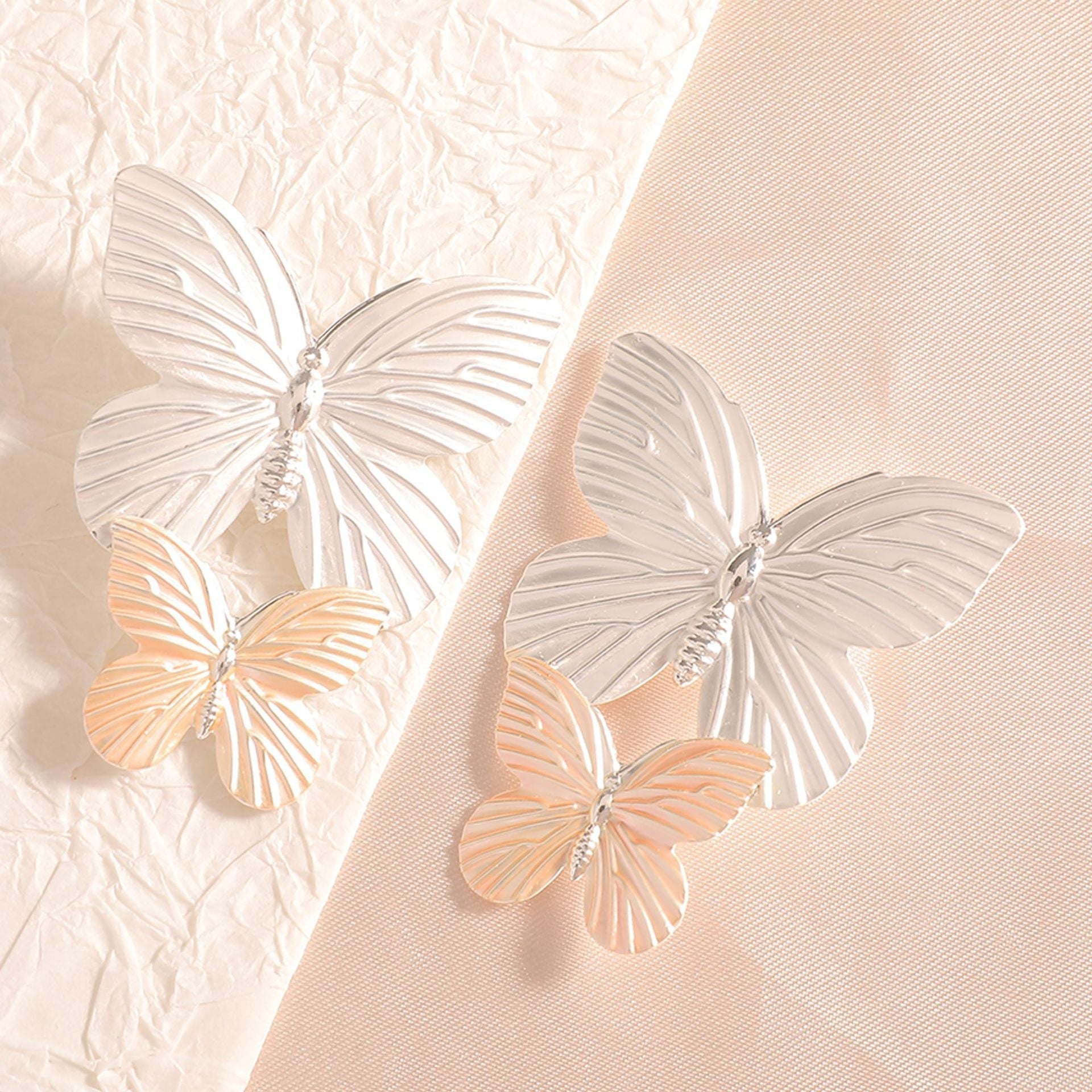 Ladies' brooches in elegant butterfly design Calm Wears-https://detail.1688.com/offer/956753521403.html-Calm Wears-Silver-Calm Wears