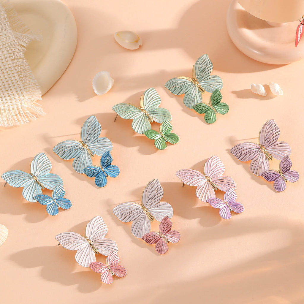 Ladies' brooches in elegant butterfly design Calm Wears-https://detail.1688.com/offer/956753521403.html-Calm Wears-Silver-Calm Wears