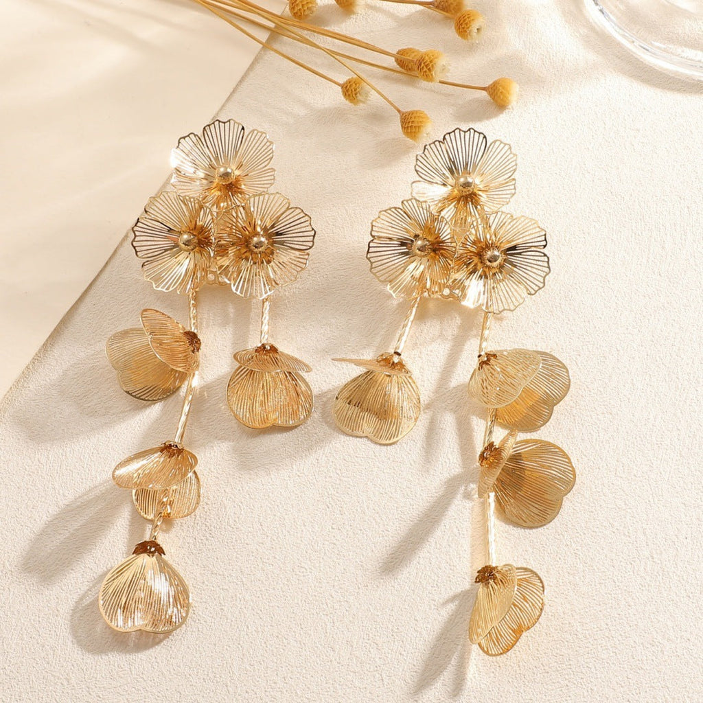 Ladies' earrings in elegant floral design Calm Wears-https://detail.1688.com/offer/1052797622039.html-Calm Wears-Lilac-Calm Wears