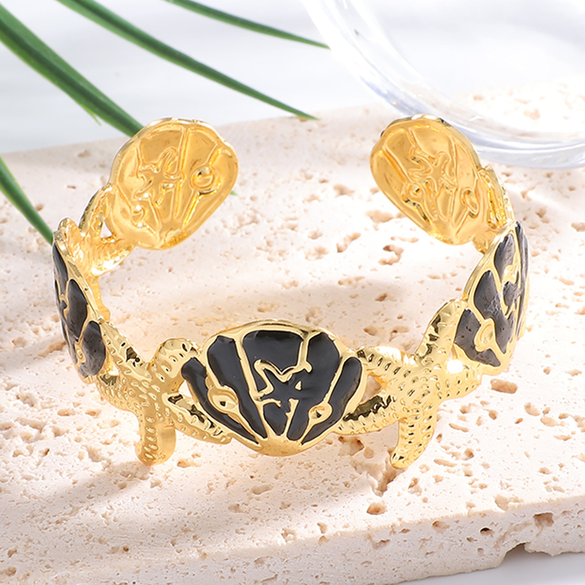 Ladies Elegant Wave-Shaped Bracelets Calm Wears-https://detail.1688.com/offer/1058642796434.html-Calm Wears-Black-Calm Wears