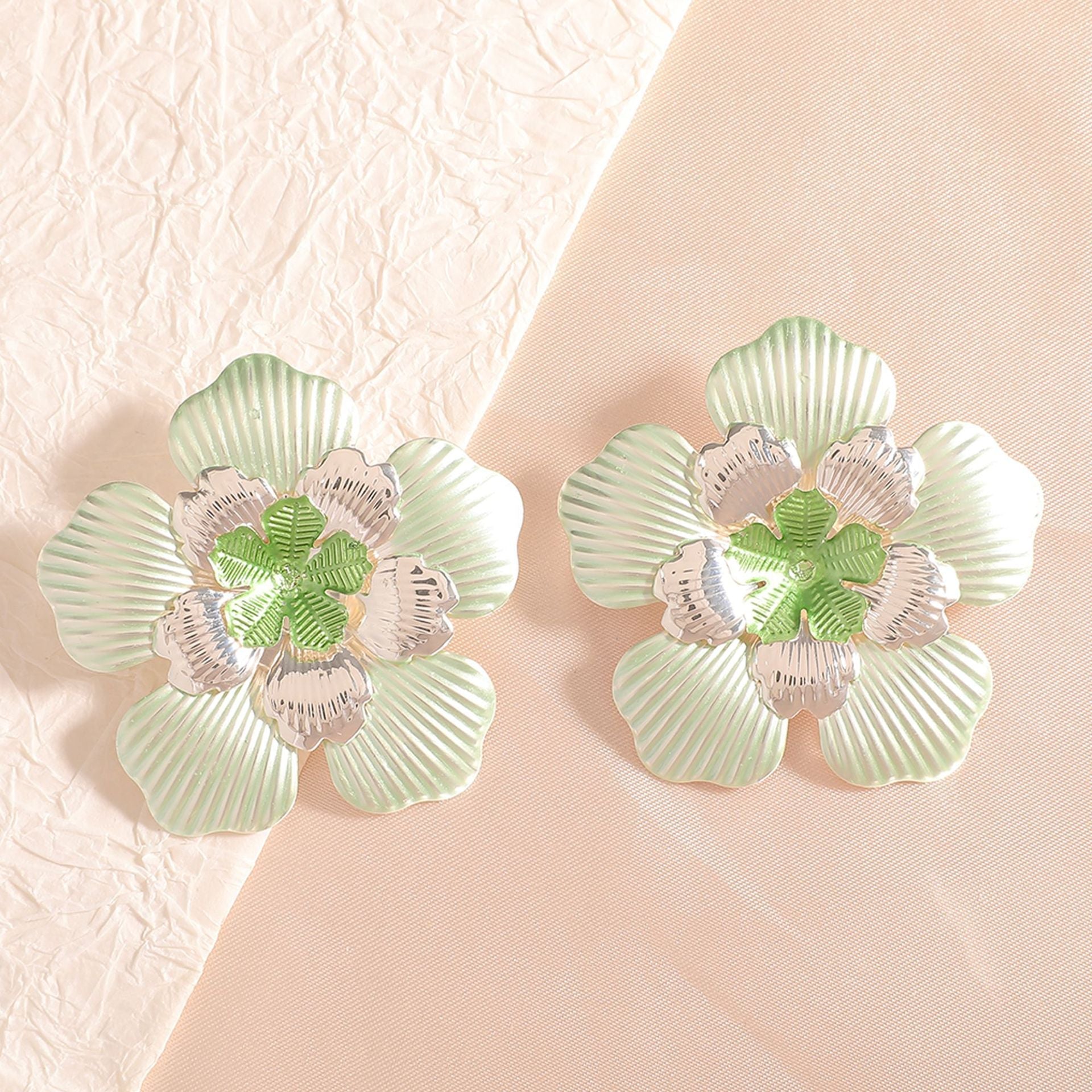 Ladies' flower earrings with intricate design and glossy accents Calm Wears-https://detail.1688.com/offer/959216930566.html-Calm Wears-None-Calm Wears
