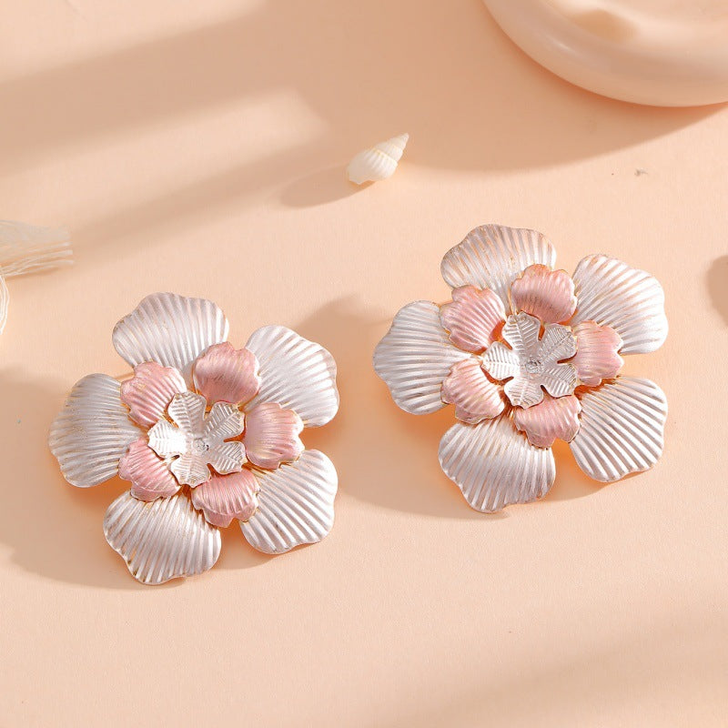 Ladies' flower earrings with intricate design and glossy accents Calm Wears-https://detail.1688.com/offer/959216930566.html-Calm Wears-Style 10-Calm Wears