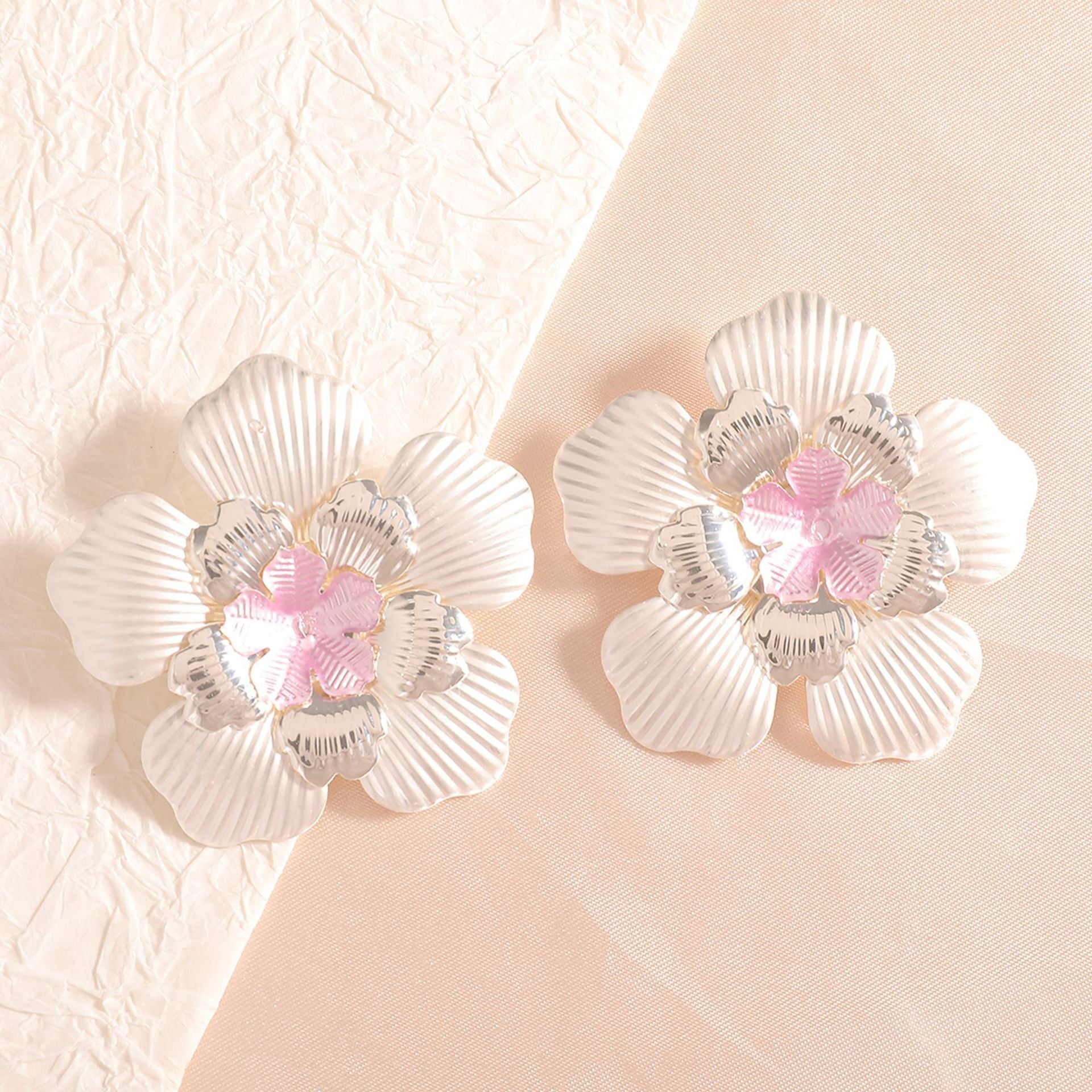 Ladies' flower earrings with intricate design and glossy accents Calm Wears-https://detail.1688.com/offer/959216930566.html-Calm Wears-Style 7-Calm Wears