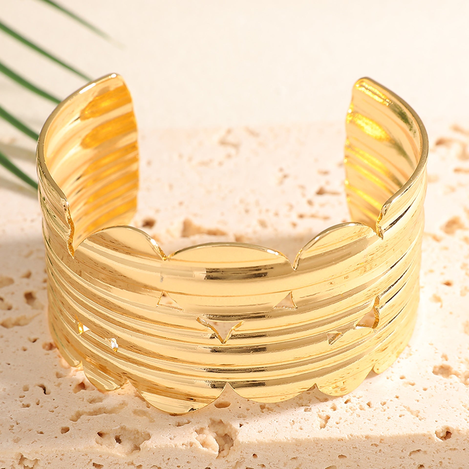 Ladies Open Bangle with Artistic Coral Pattern Calm Wears-https://detail.1688.com/offer/1050314144149.html-Calm Wears-Style-Calm Wears
