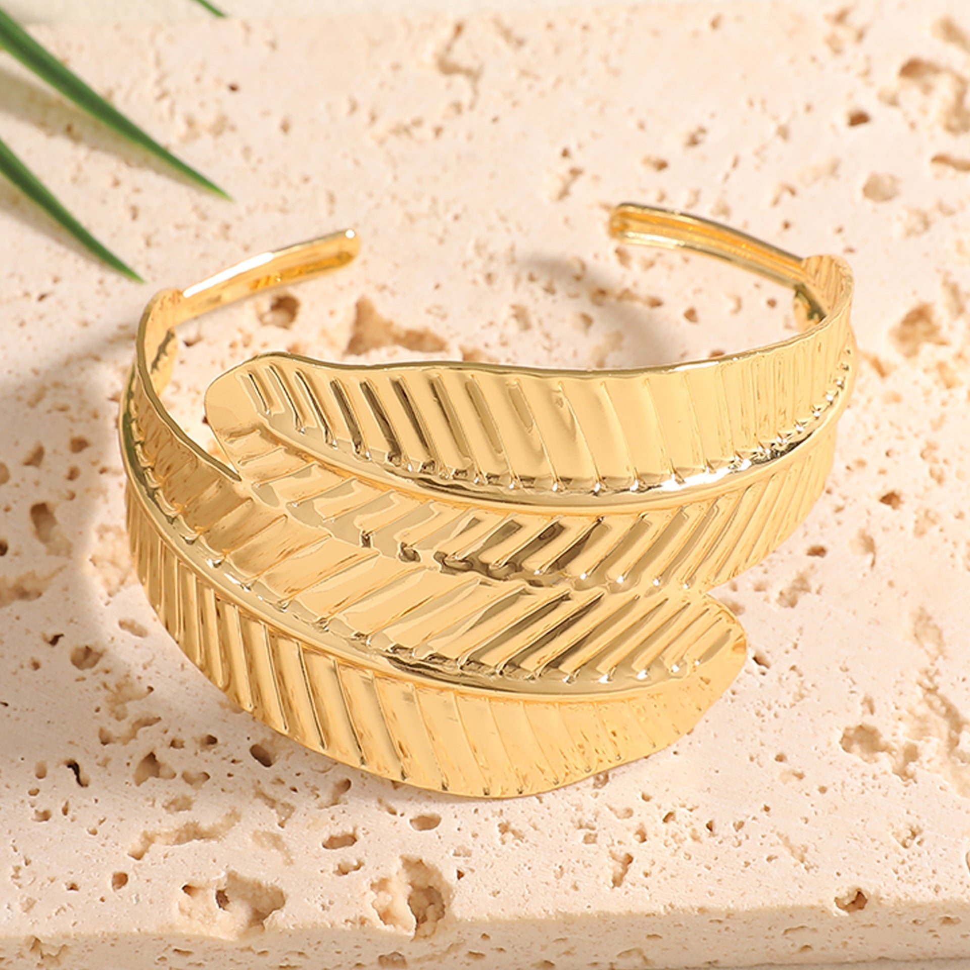 Ladies Open Bangle with Artistic Coral Pattern Calm Wears-https://detail.1688.com/offer/1050314144149.html-Calm Wears-Unknown-Calm Wears