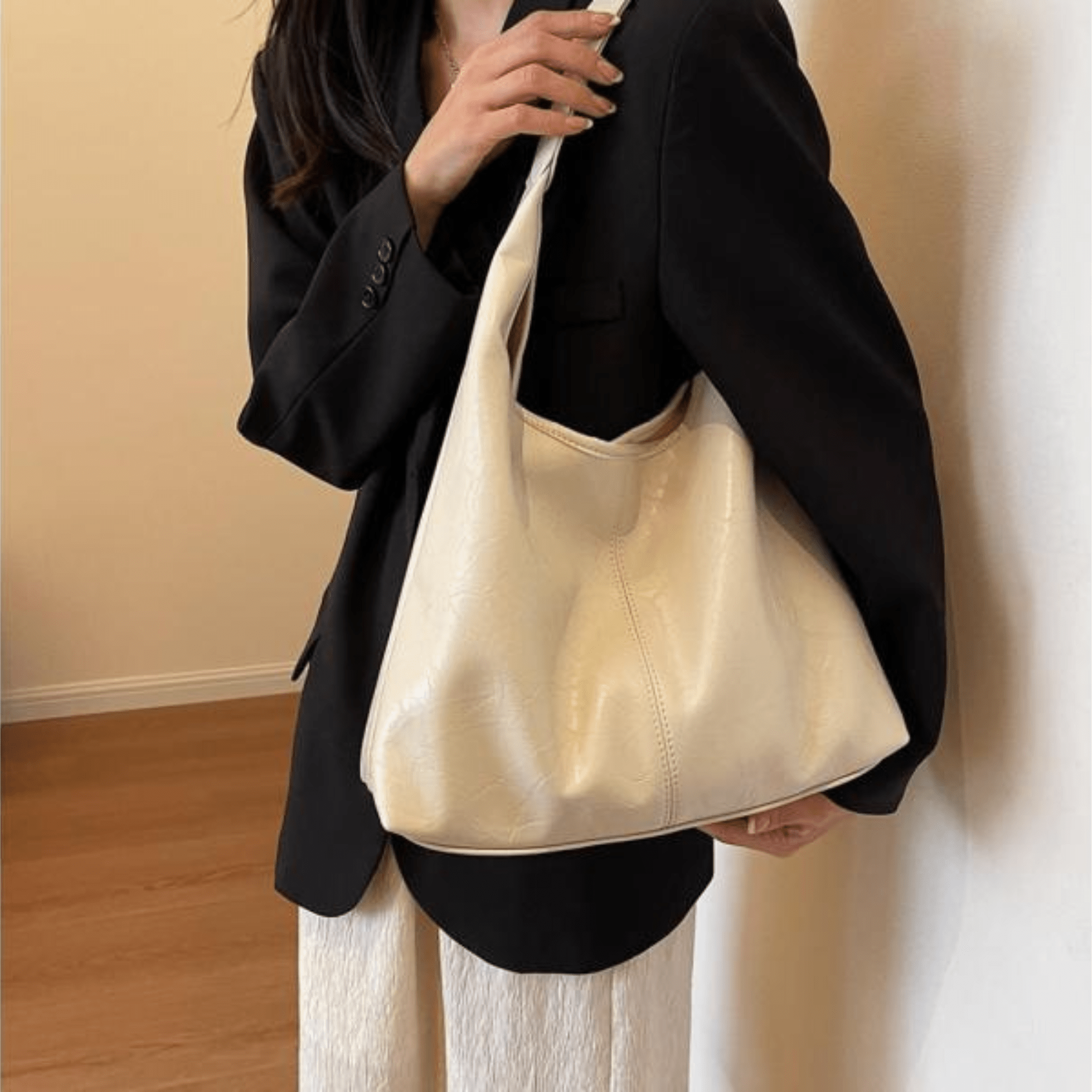 Elegant leather shoulder bag for women