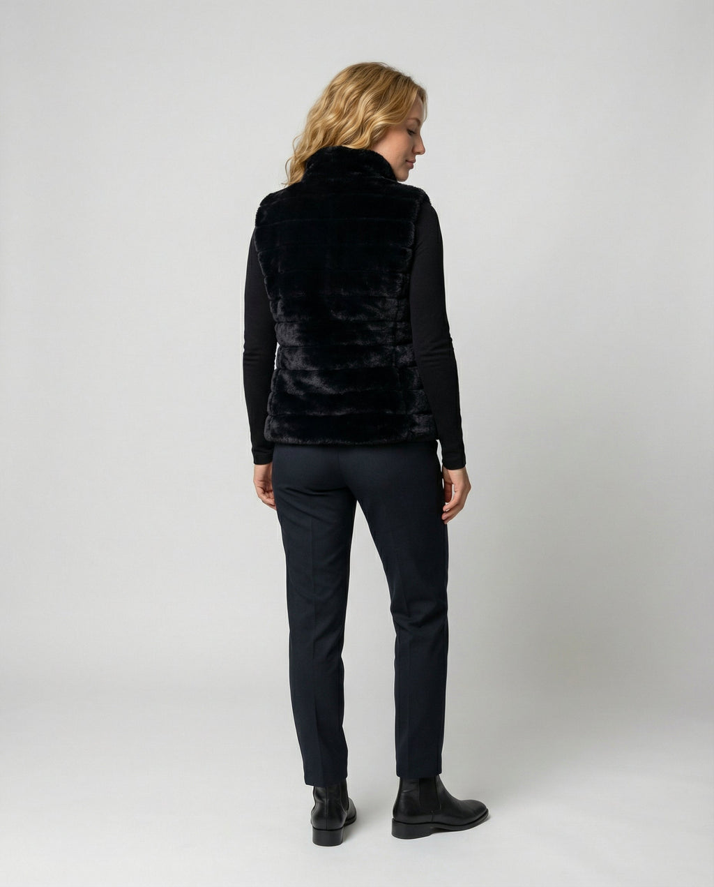 Quilted vest made of faux fur for women-https://detail.1688.com/offer/737727387165.html-Calm Wears-Black-S-Calm Wears