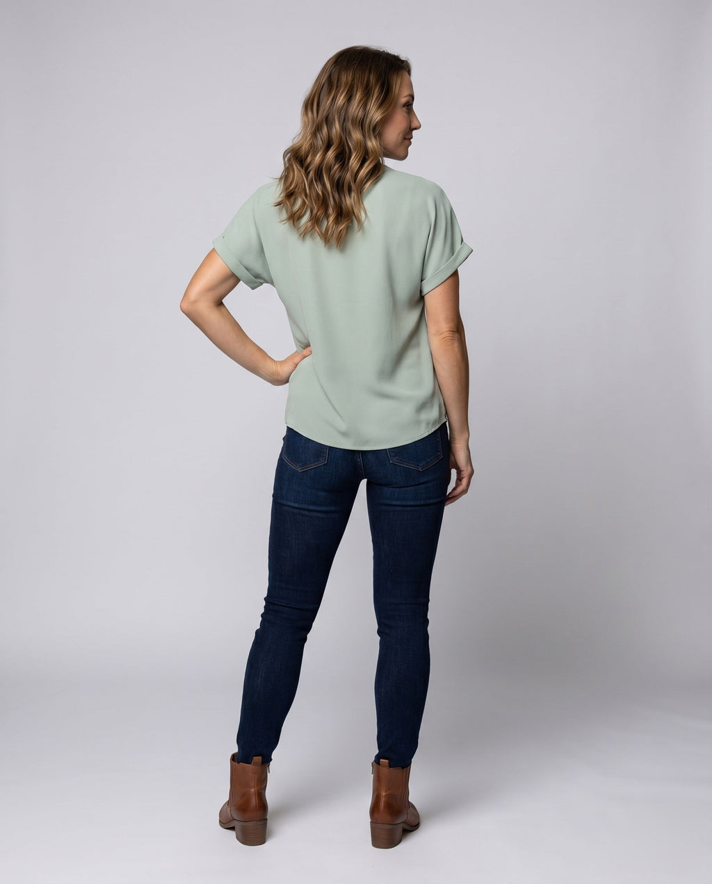 Product 15634940232010 - back_view