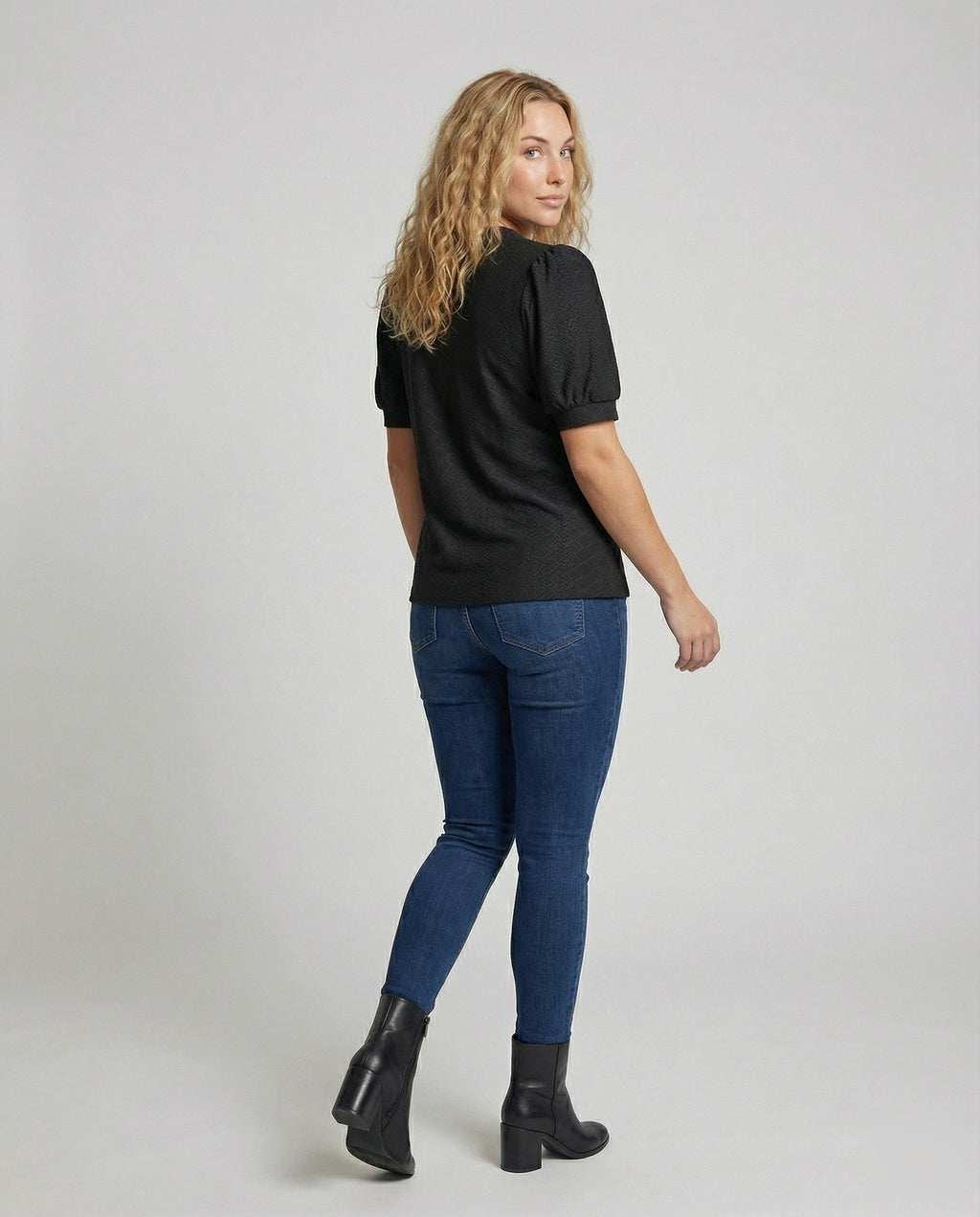 Product 15579320287562 - back_view