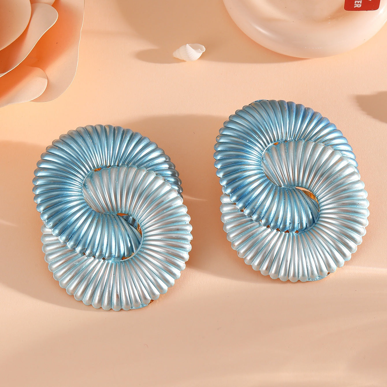 Women hair clips in modern shell design Calm Wears-https://detail.1688.com/offer/958288433411.html-Calm Wears-Unknown-Calm Wears
