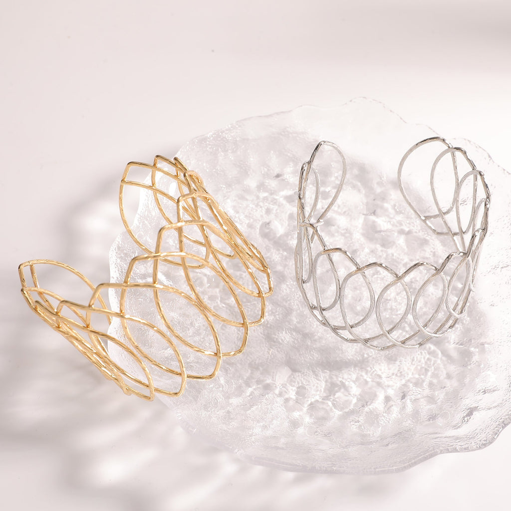 Women Open Bangle with Artfully Curved Design Calm Wears-https://detail.1688.com/offer/1055091677621.html-Calm Wears-Gold-Calm Wears