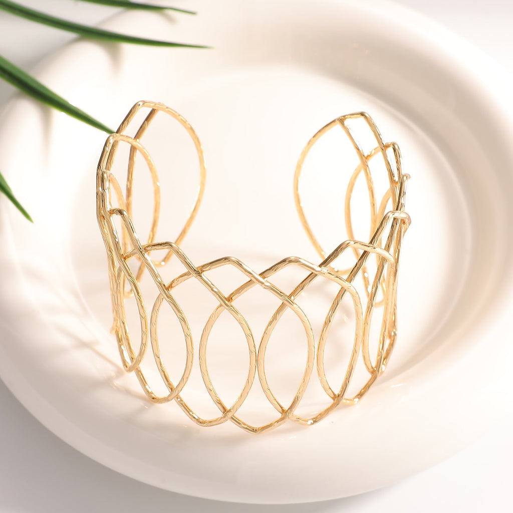 Women Open Bangle with Artfully Curved Design Calm Wears-https://detail.1688.com/offer/1055091677621.html-Calm Wears-Gold-Calm Wears